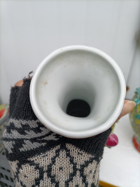 古玩陶瓷黃地粉彩堆塑壽桃紋瓶真品鑒賞圖