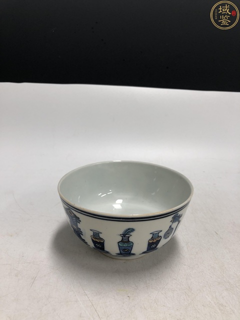 古玩陶瓷清晚·青花加彩博古紋碗拍賣，當(dāng)前價(jià)格5000元