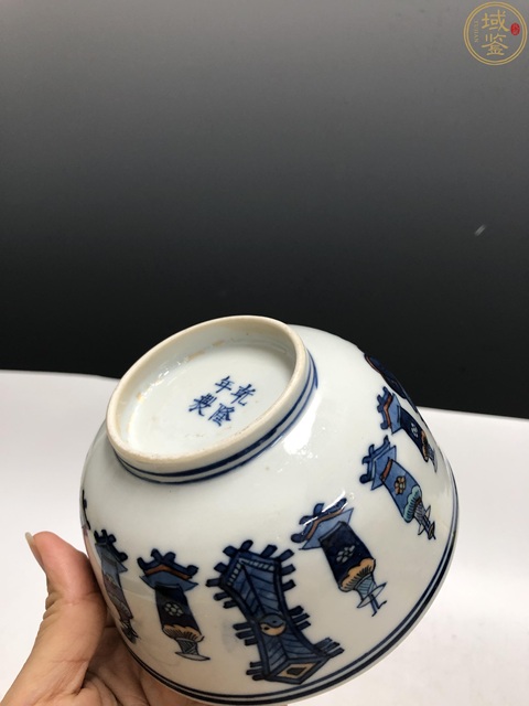 古玩陶瓷清晚·青花加彩博古紋碗拍賣，當(dāng)前價(jià)格5000元