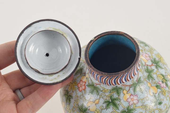 古玩陶瓷葫蘆紋蓋罐真品鑒賞圖