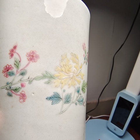 古玩陶瓷粉彩花卉紋筆筒真品鑒賞圖