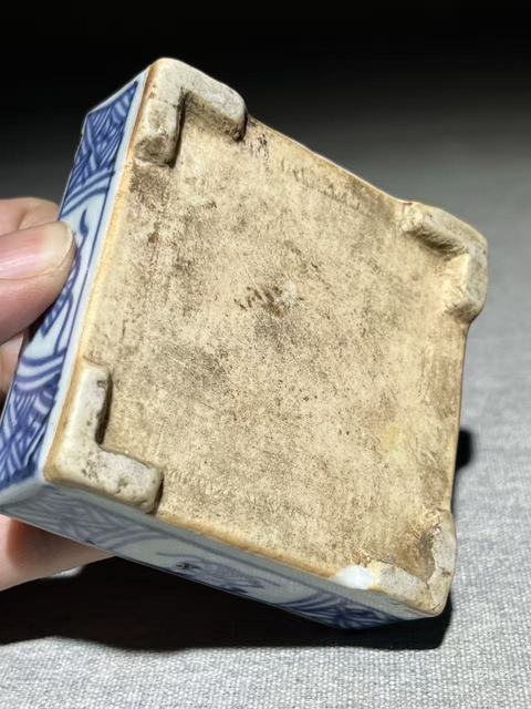 古玩陶瓷青花詩文四方印泥盒拍賣，當前價格2500元