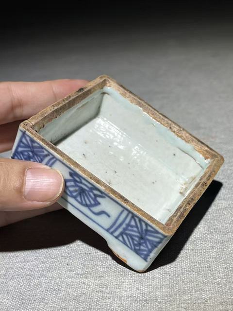 古玩陶瓷青花詩文四方印泥盒拍賣，當前價格2500元