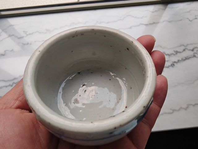 古玩陶瓷德化窯山水紋青花鼓釘洗真品鑒賞圖