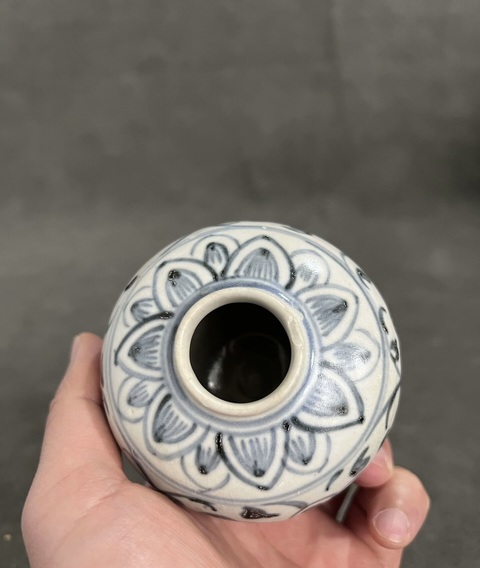 古玩陶瓷青花花卉紋罐真品鑒賞圖