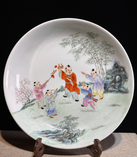 古玩陶瓷嬰戲紋粉彩盤真品鑒賞圖