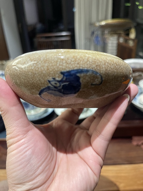 古玩陶瓷哥釉青花金魚紋水洗真品鑒賞圖