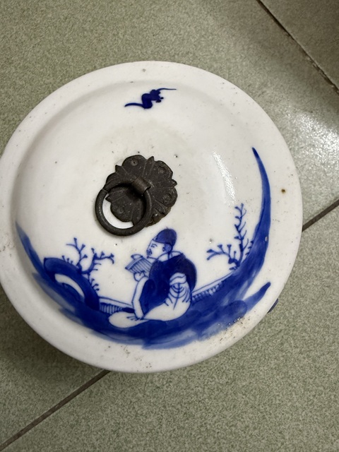 古玩陶瓷陶淵明愛菊圖青花四系粥罐真品鑒賞圖