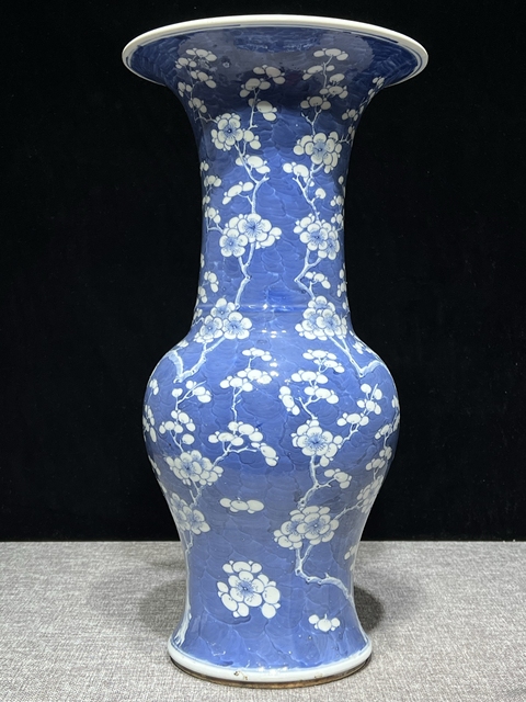 古玩陶瓷青花留白冰梅紋花觚真品鑒賞圖