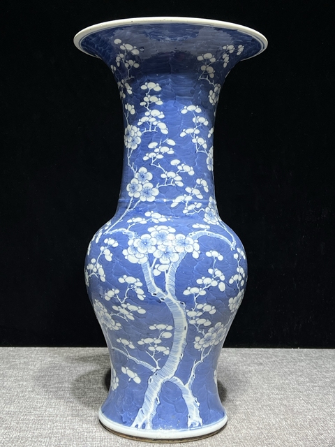 古玩陶瓷青花留白冰梅紋花觚真品鑒賞圖