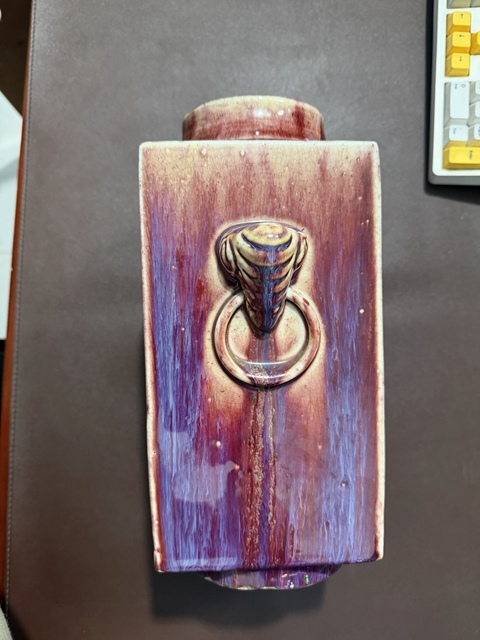 古玩陶瓷紅釉琮式瓶真品鑒賞圖