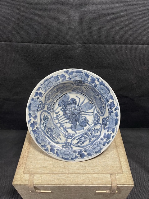 古玩陶瓷青花開窗花鳥紋折沿湯碗真品鑒賞圖