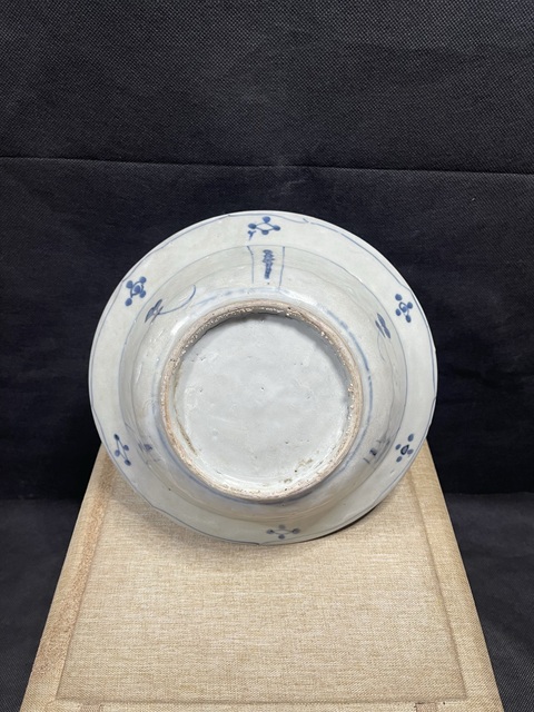 古玩陶瓷青花開窗花鳥紋折沿湯碗真品鑒賞圖