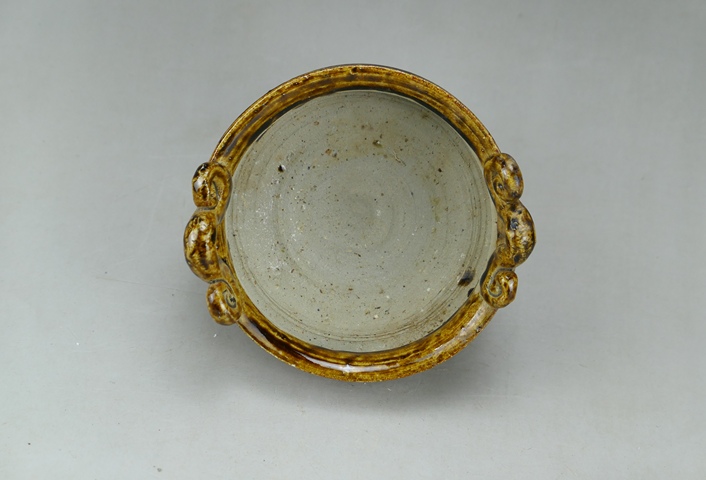 古玩陶瓷精品:明代晚期紫金釉雙耳三足爐（文房雅器）拍賣，當前價格380元