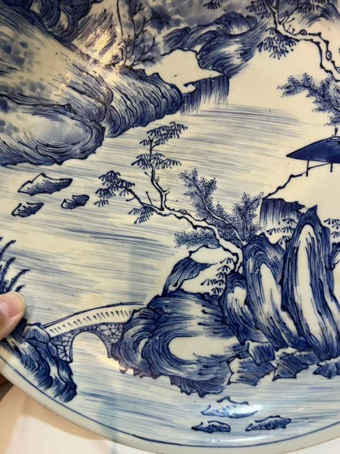 古玩陶瓷青花山水紋盤真品鑒賞圖