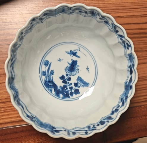 古玩陶瓷青花花卉紋瓜棱碗真品鑒賞圖