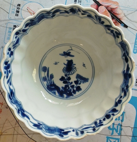 古玩陶瓷青花花卉紋瓜棱碗真品鑒賞圖