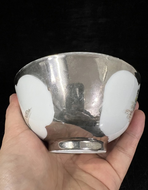 古玩陶瓷名家粉彩描金開窗人物和合二仙茶碗真品鑒賞圖