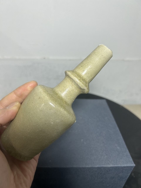 古玩陶瓷龍泉青瓷吉字瓶真品鑒賞圖