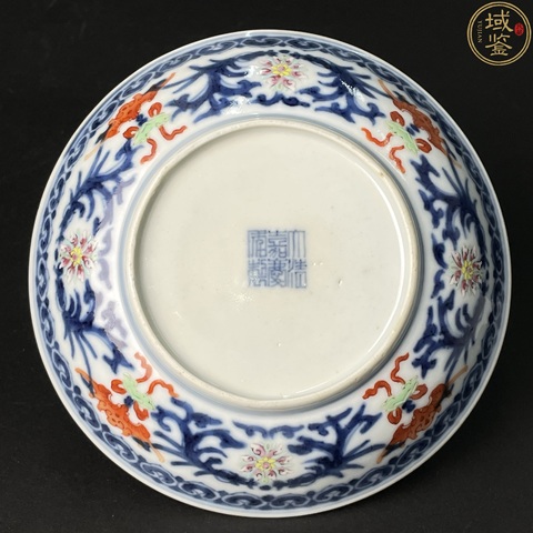 古玩陶瓷青花加彩花卉紋臥盤真品鑒賞圖