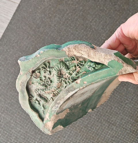 古玩陶瓷綠釉印花龍紋瓦當真品鑒賞圖