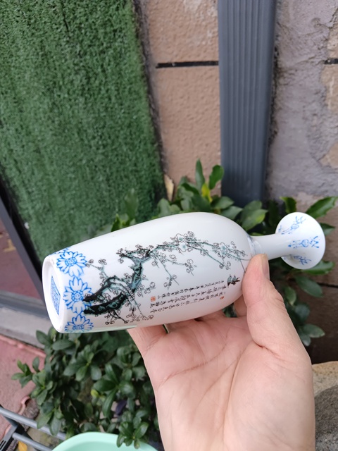 古玩陶瓷創匯期細路薄胎蛋殼瓷觀音瓶拍賣，當前價格198元