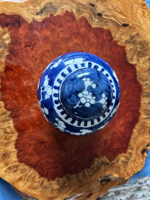 古玩陶瓷青花冰梅圖蓋罐真品鑒賞圖