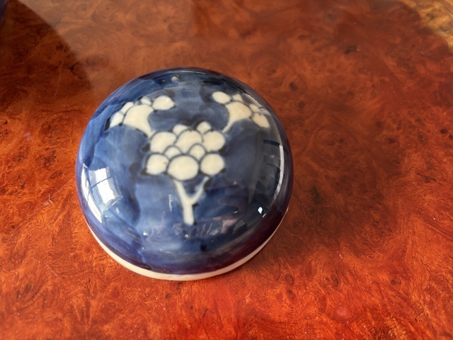 古玩陶瓷青花冰梅圖蓋罐真品鑒賞圖