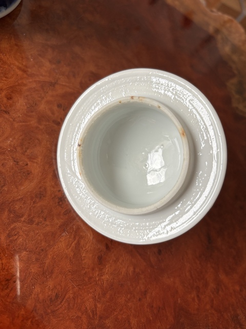 古玩陶瓷青花冰梅圖蓋罐真品鑒賞圖