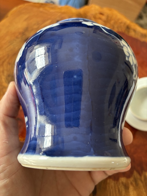 古玩陶瓷青花冰梅圖蓋罐真品鑒賞圖