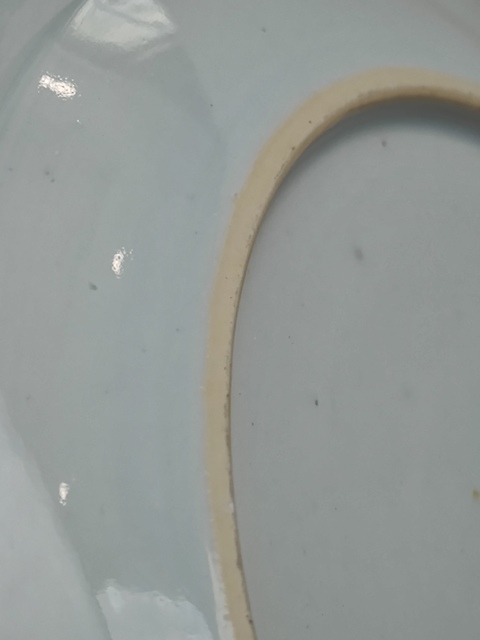 古玩陶瓷花卉紋青花盤真品鑒賞圖