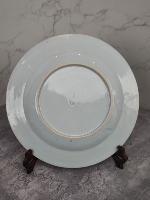 古玩陶瓷花卉紋青花盤真品鑒賞圖