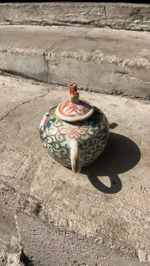 古玩陶瓷清晚期五彩喜字紋壺真品鑒賞圖