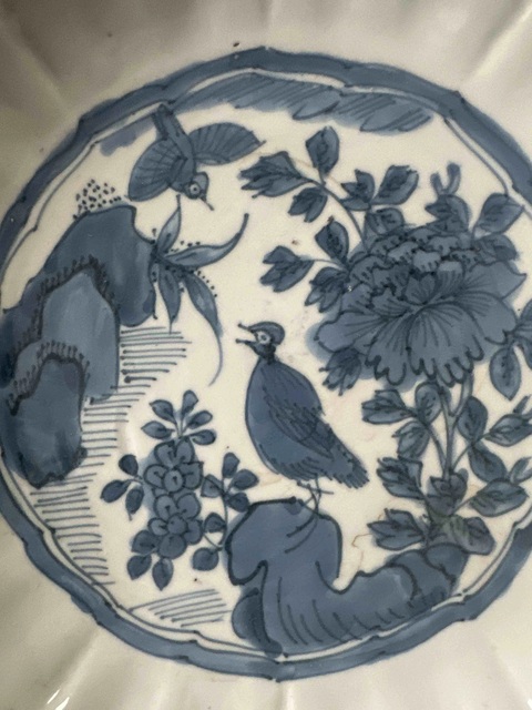 古玩陶瓷花鳥紋青花盤真品鑒賞圖