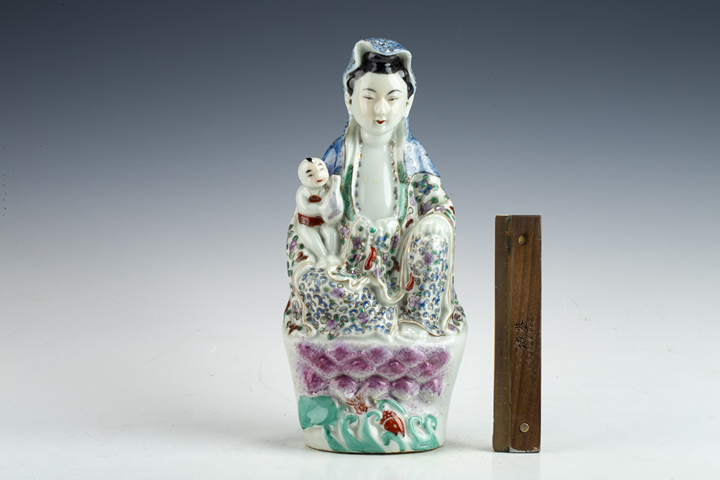 古玩陶瓷民國·粉彩送子觀音塑像真品鑒賞圖