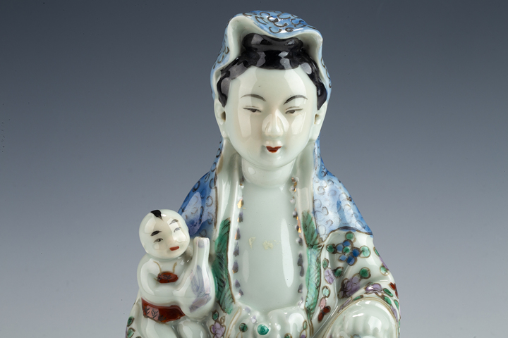 古玩陶瓷民國·粉彩送子觀音塑像真品鑒賞圖