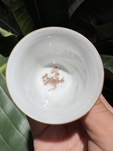 古玩陶瓷描金蟲草花卉紋杯真品鑒賞圖