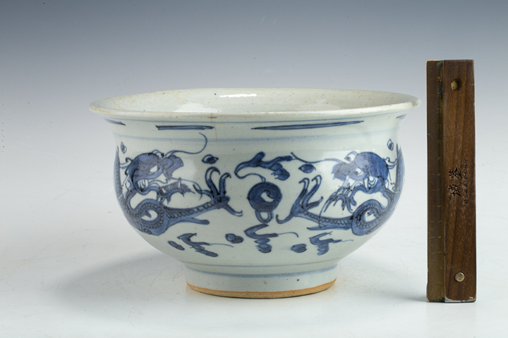 古玩陶瓷清早·青花雙龍戲珠紋香爐真品鑒賞圖