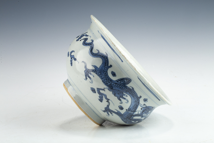 古玩陶瓷清早·青花雙龍戲珠紋香爐真品鑒賞圖