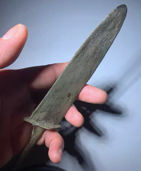 古玩銅器漢代·短劍真品鑒賞圖