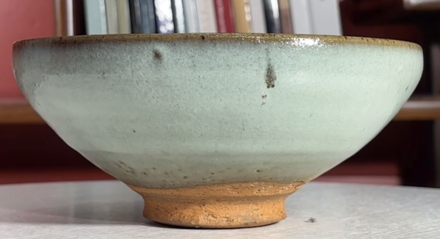 古玩陶瓷鈞窯天藍釉紫紅斑碗拍賣，當(dāng)前價格25000元