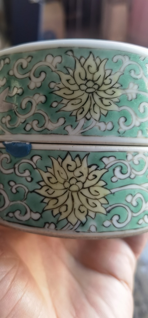 古玩陶瓷五彩龍紋印盒真品鑒賞圖