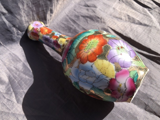 古玩陶瓷民國至創(chuàng)匯.金地粉彩花卉紋蒜頭瓶拍賣，當(dāng)前價(jià)格0元