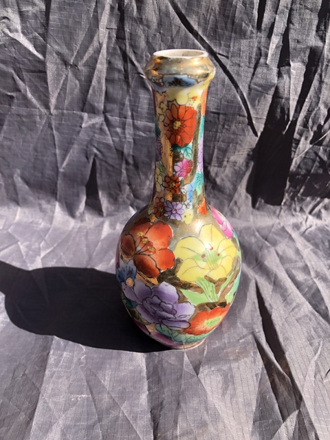 古玩陶瓷民國至創(chuàng)匯.金地粉彩花卉紋蒜頭瓶拍賣，當(dāng)前價(jià)格0元