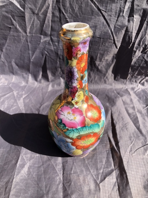 古玩陶瓷民國至創(chuàng)匯.金地粉彩花卉紋蒜頭瓶拍賣，當(dāng)前價(jià)格0元