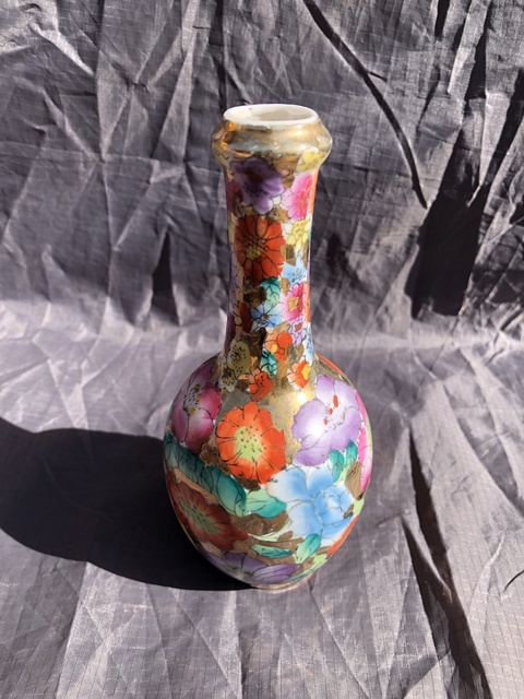 古玩陶瓷民國至創(chuàng)匯.金地粉彩花卉紋蒜頭瓶拍賣，當(dāng)前價(jià)格0元