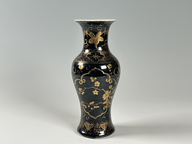 古玩陶瓷清晚期·烏金釉描金花卉紋觀音瓶真品鑒賞圖