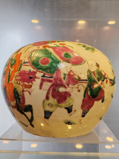 古玩陶瓷粉彩麒麟送子圖西瓜罐拍賣，當(dāng)前價格3800元