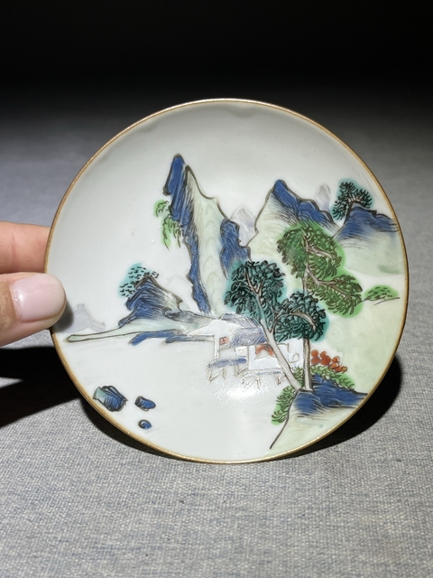 古玩陶瓷粉彩山水人物盤真品鑒賞圖