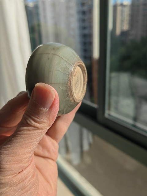 古玩陶瓷龍泉青瓷杯真品鑒賞圖